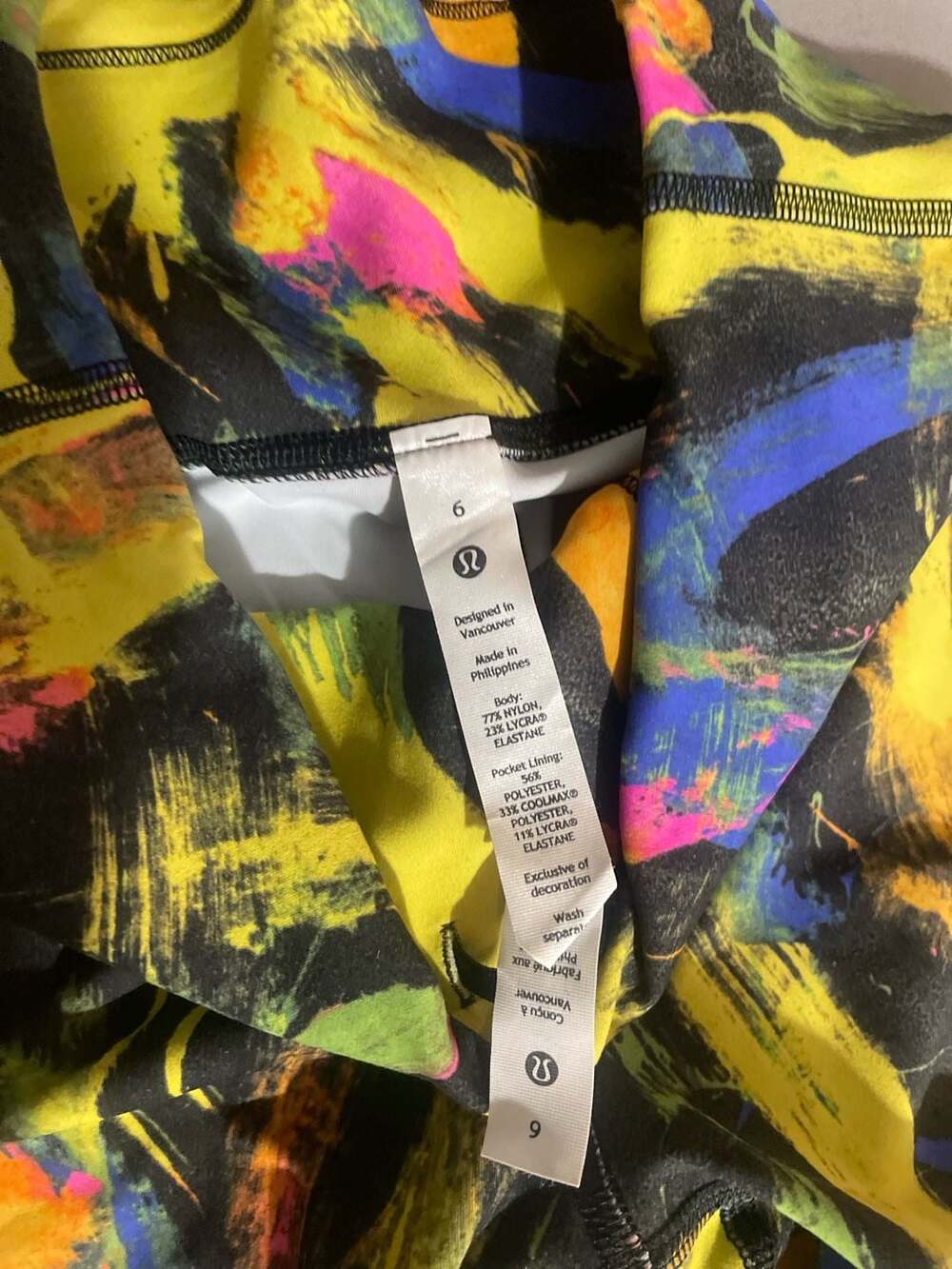 Lululemon Size 8 Abstract Print Workout Set: Bra and Size 6 Leggings - Picture 4 of 6